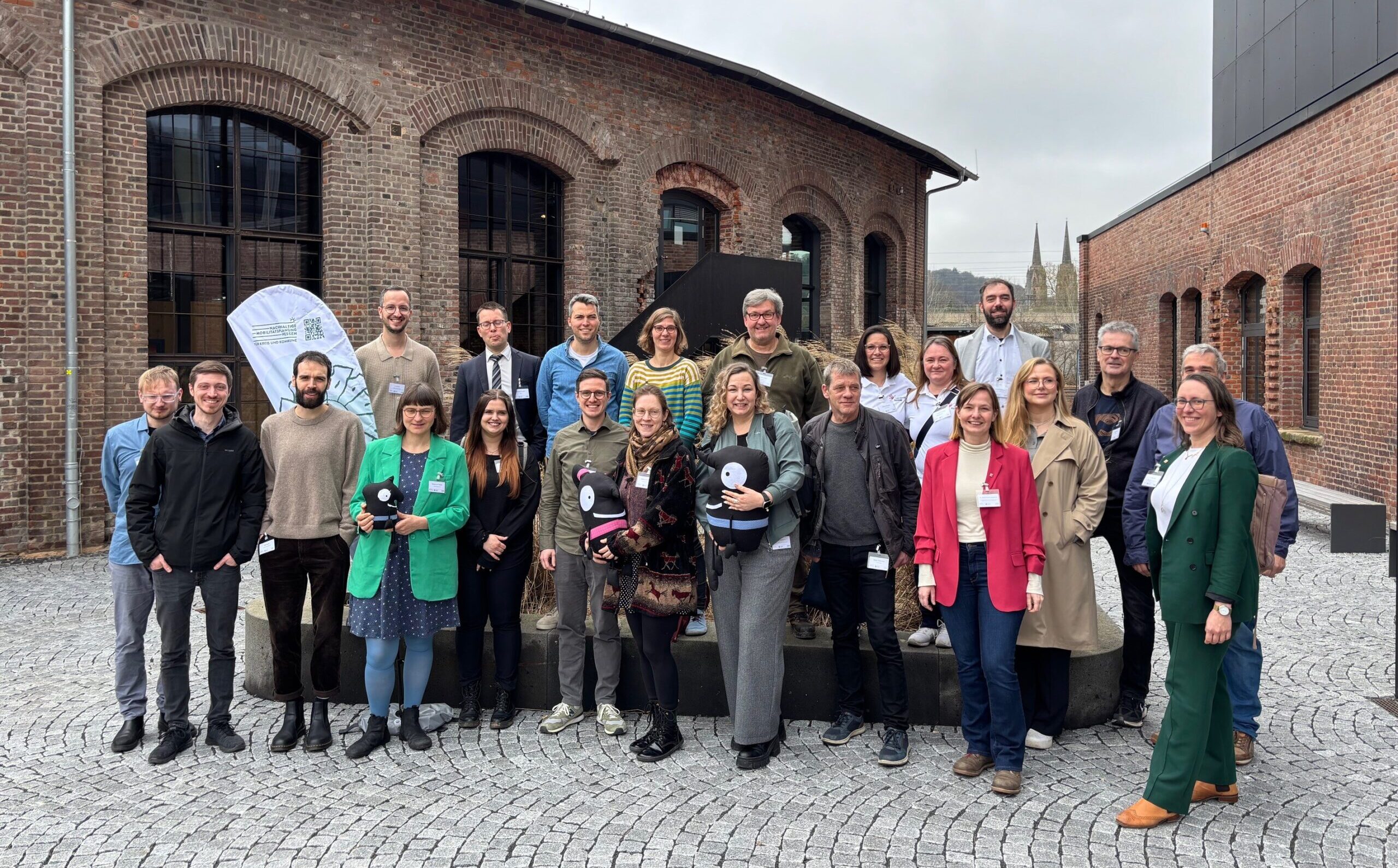 Gruppenfoto der Teilnehmenden bei der Auftaktveranstaltung EMW.